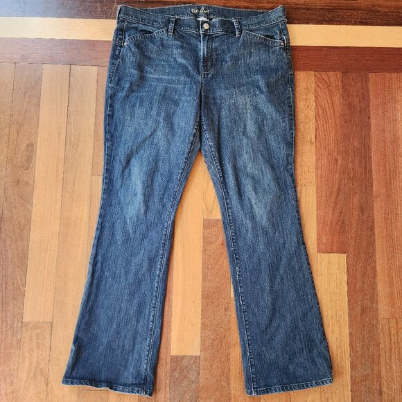 Old Navy Mid-Rise "The Flirt" Boot Cut Jeans Size 14 - Picture 3 of 15